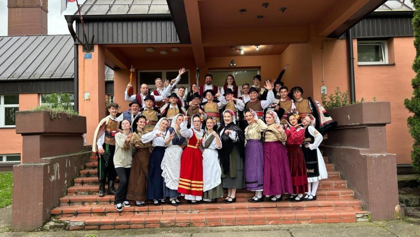 Diaspora sârbă, marea câștigătoare a festivalului „Opinca de Aur” Diaspora sârbă, marea câștigătoare a festivalului „Opinca de Aur”