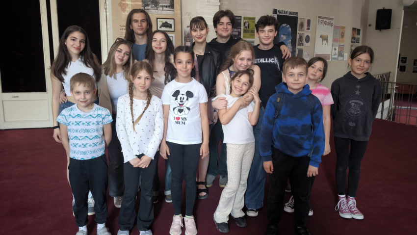Copiii cuceresc scena: Musicalul Operei Maghiare din Cluj, o explozie de energie și talent Copiii cuceresc scena: Musicalul Operei Maghiare din Cluj, o explozie de energie și talent