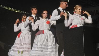 Debut emoționant la Șumița: Prima ediție a Festivalului de Folclor al Cehilor din România