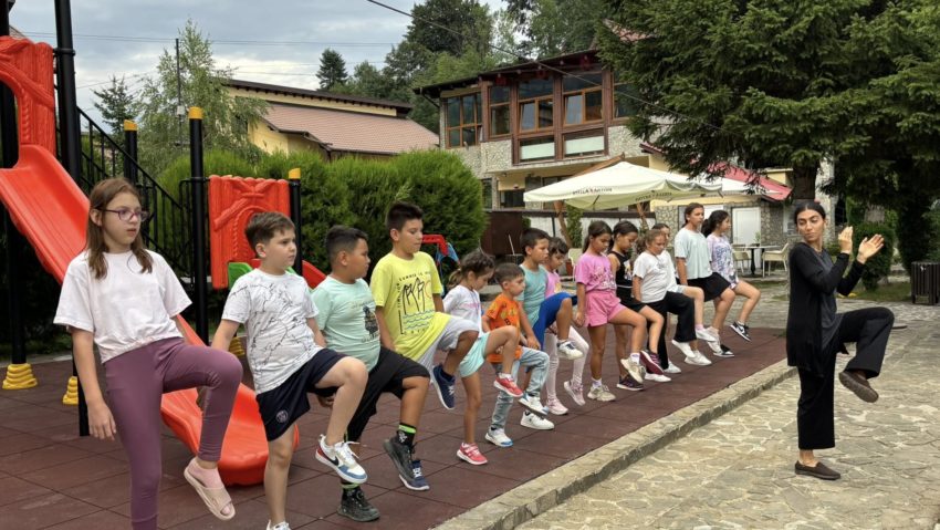 Tabără culturală la Bușteni pentru tinerii dansatori turci din Dobrogea