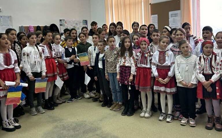 Comunitatea Romă din Fâstâci, Cozmești, Vaslui – administrație și educație