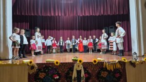 Tradițiile ucrainene, celebrate la Chișineu-Criș prin cântec și joc