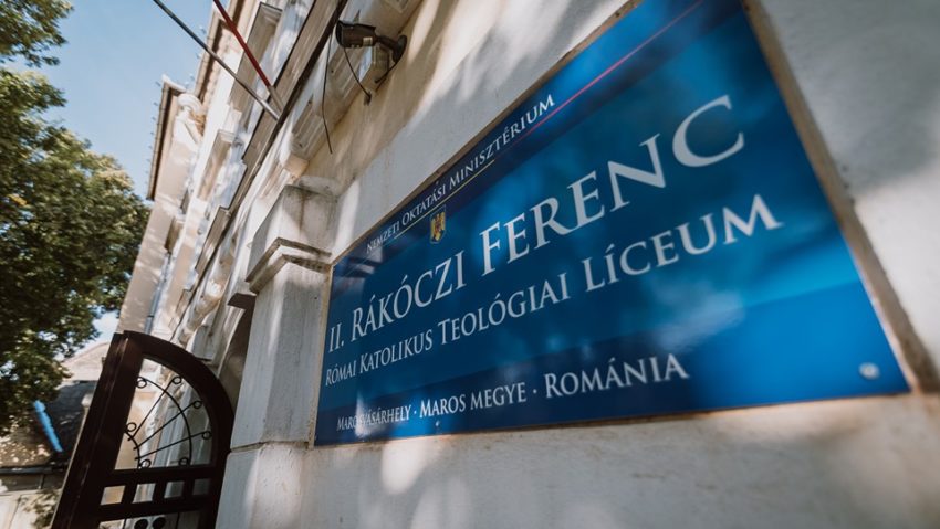 Școala catolică din Târgu Mureș va funcționa din nou ca instituție independentă Școala catolică din Târgu Mureș va funcționa din nou ca instituție independentă