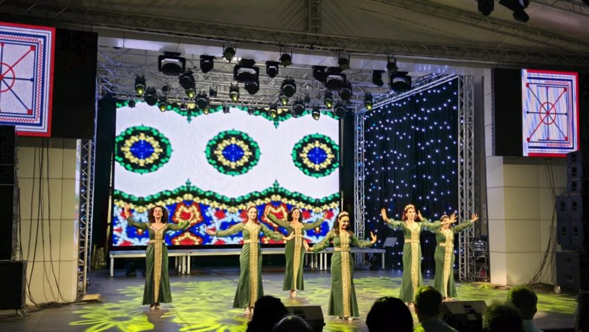 Dobrogea, sărbătorită în pași de dans și muzică la Techirghiol – Festivalul Multietnic „Mozaic Dobrogean”