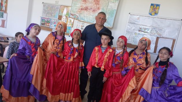 Rromii din satul Fâstâci, comuna Cozmești, Vaslui în prezentarea dascălului Dumitru Trufia