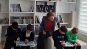 Rromii din Lungani, Iași, recurs la educație