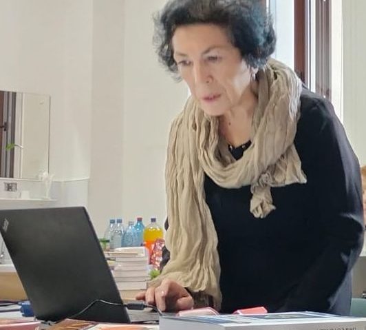 Istoric al Catedrei de Slavistică, prin vocea dascălului Marina Vraciu, traducător al marilor cărți din fenomenul starover