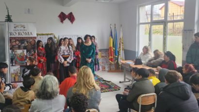Atmosfera sfintelor sărbători la rromii din Lungani, Iași, prin activități ale Asociației Pro Roma