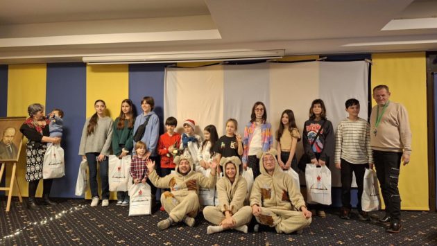 Spectacol pentru copii, organizat de Uniunea Ucrainenilor din România la București
